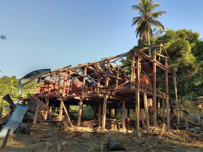 ဖာပွန်ခရိုင်၌ တစ်လအတွင်း ဗုံးသီး ၁၅၄လုံးကြဲချခံရပြီး ပြည်သူ ၁၄ ဦးသေဆုံး