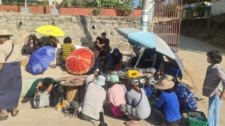 မြဝတီမြို့မှာ မီးမရသော်လည်း မီတာထိန်းသိမ်းခ ပေးဆောင်နေရ