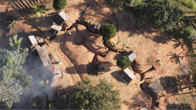 စစ်ကောင်စီ ရှေ့တန်းခလရ ၅၄ စခန်းအားကရင်နီကွန်မန်ဒိုတပ်ဖွဲ့ဝင်ရောက်တိုက်ခိုက်