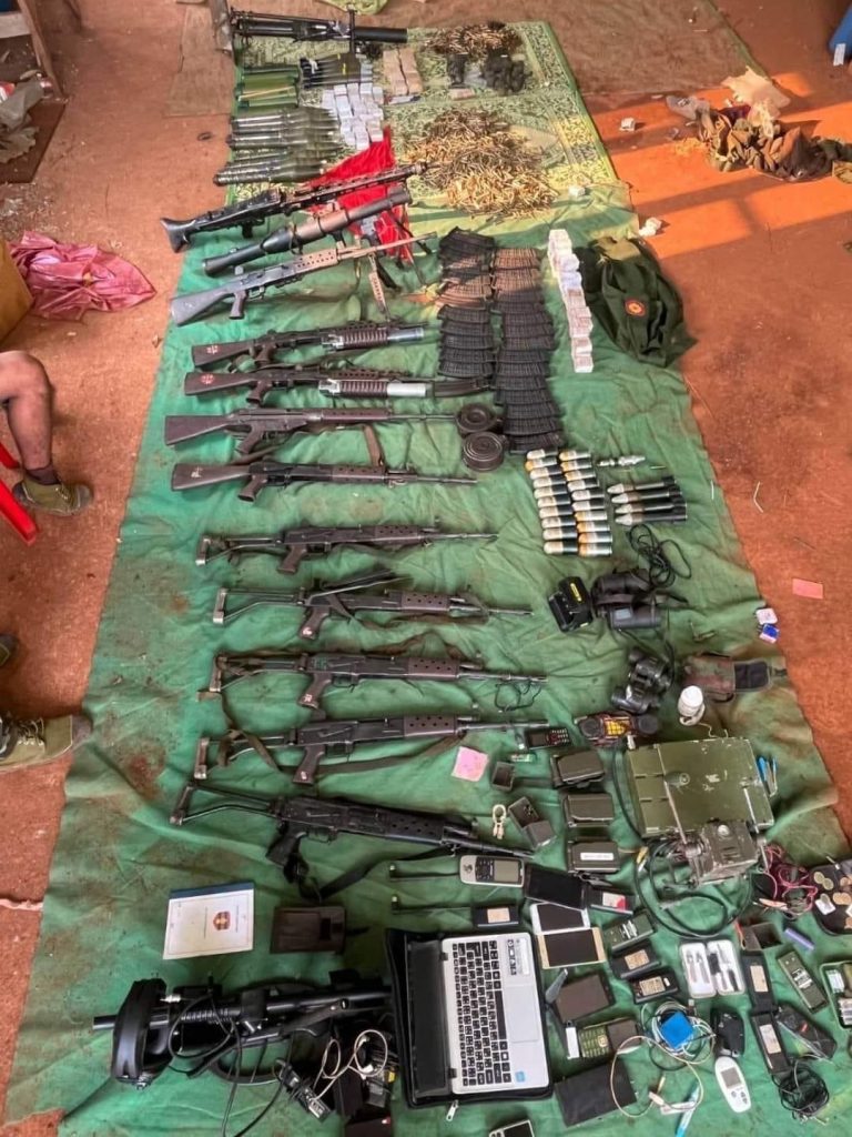 ဒီးမော့ဆို ၄ရက်ဆက်တိုက်ပွဲ စစ်ကောင်စီတပ်ဖွဲ့ဝင် ၄၀နီးပါးသေဆုံး၍ လက်နက်မျိုးစုံ ၂၀ ခန့်သိမ်းဆည်းရမိ