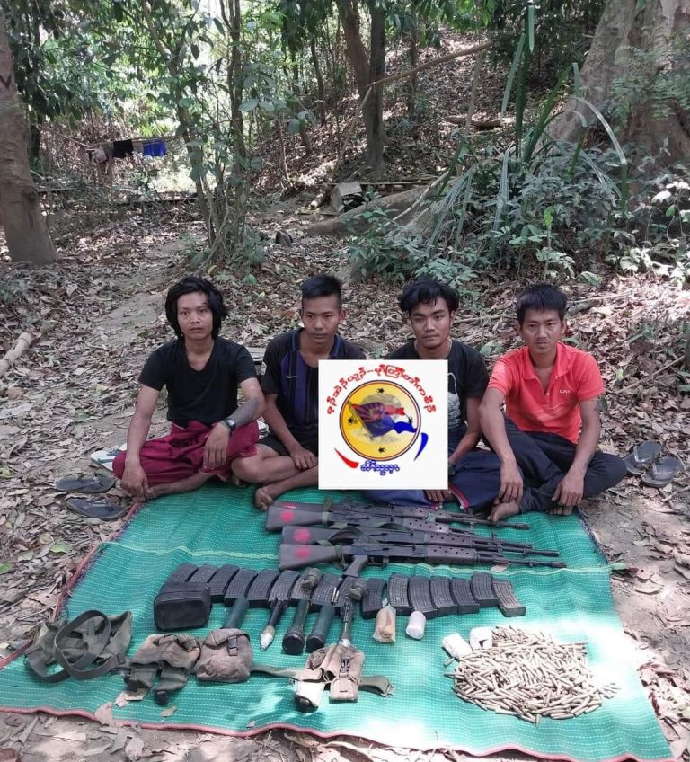 KNU တပ်မဟာ ၅ထံ စစ်ကောင်စီတပ်သား ၄ဦး လက်နက်ချအလင်းဝင်