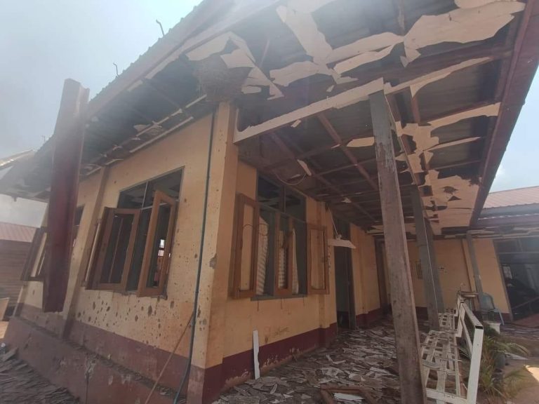 မိုးဗြဲအနောက်ခြမ်းရှိ ဆောင်းဖွေးဆေးရုံကို စစ်ကောင်စီတိုက်လေယာဥ်ဖြင့်ဗုံးကြဲတိုက်ခိုက်