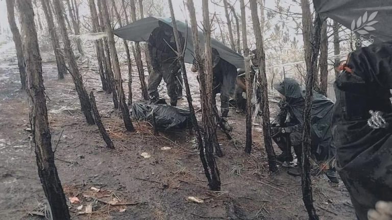 စစ်ပန်းမှုနှင့် မိုးဒဏ်ခံနေရသည့် ရှမ်း-ကယားနယ်စပ်ရှိ PDF ရဲဘော်များ မိုးကာအင်္ကျီ အရေးပေါ် လိုအပ်