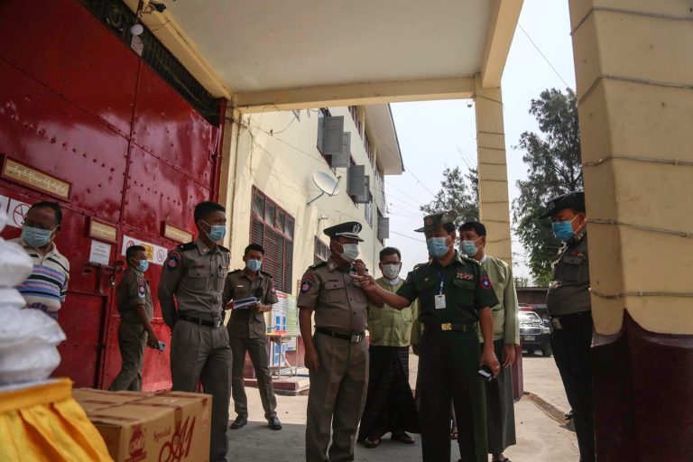 ထောင်ထဲက နိုင်ငံရေးအကျဉ်းသားများကို စစ်ကြောရေးသို့ ပြန်ခေါ်စစ်