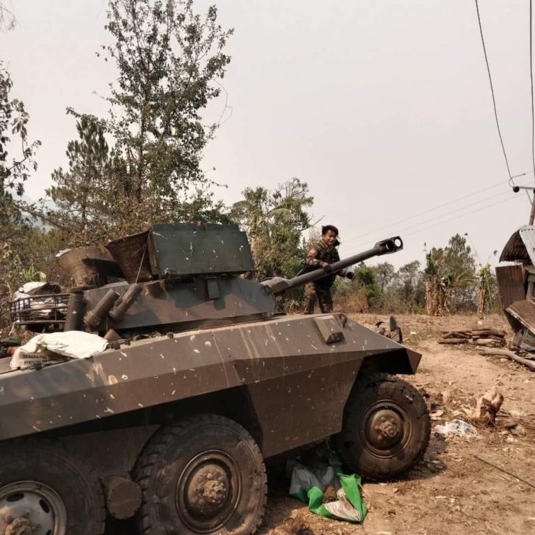 တင့်ကားများ ဖျက်ဆီးနိုင်ခဲ့သည့် ချင်းကာကွယ်ရေးပူးပေါင်းတပ်ကို ကျပ်သိန်း ၄၀၀၀ ဂုဏ်ပြုချီးမြှင့်