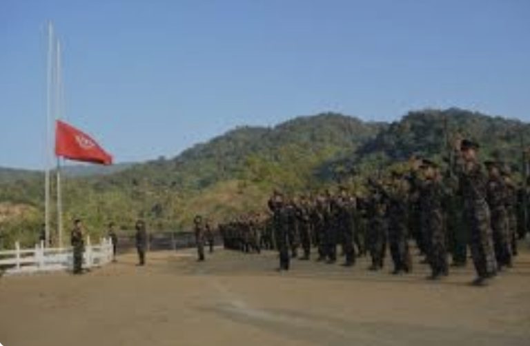 AA အရာရှိတစ်ဦး လက်နက်ကြီးထိမှန်