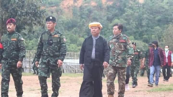 ပအိုဝ်းအမျိုးသားဖက်ဒရယ်ကောင်စီ - PNFC ဥက္ကဋ္ဌ ခွန်မြင့်ထွန်းနှင့် ရဲဘော်များ။ (ဓာတ်ပုံ -PNFC)