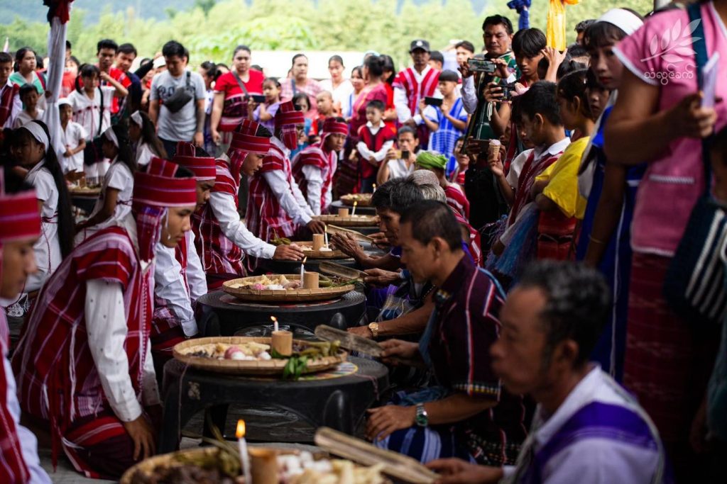 ၂၀၂၃ ခုနှစ်တွင် ပလောတပို့စစ်ရှောင်စခန်း၌ ကျင်းပခဲ့သောကရင်ရိုးရာလက်ချည်ပွဲအခမ်းအနား။ (ဓာတ်ပုံ - သံလွင်ခက်)