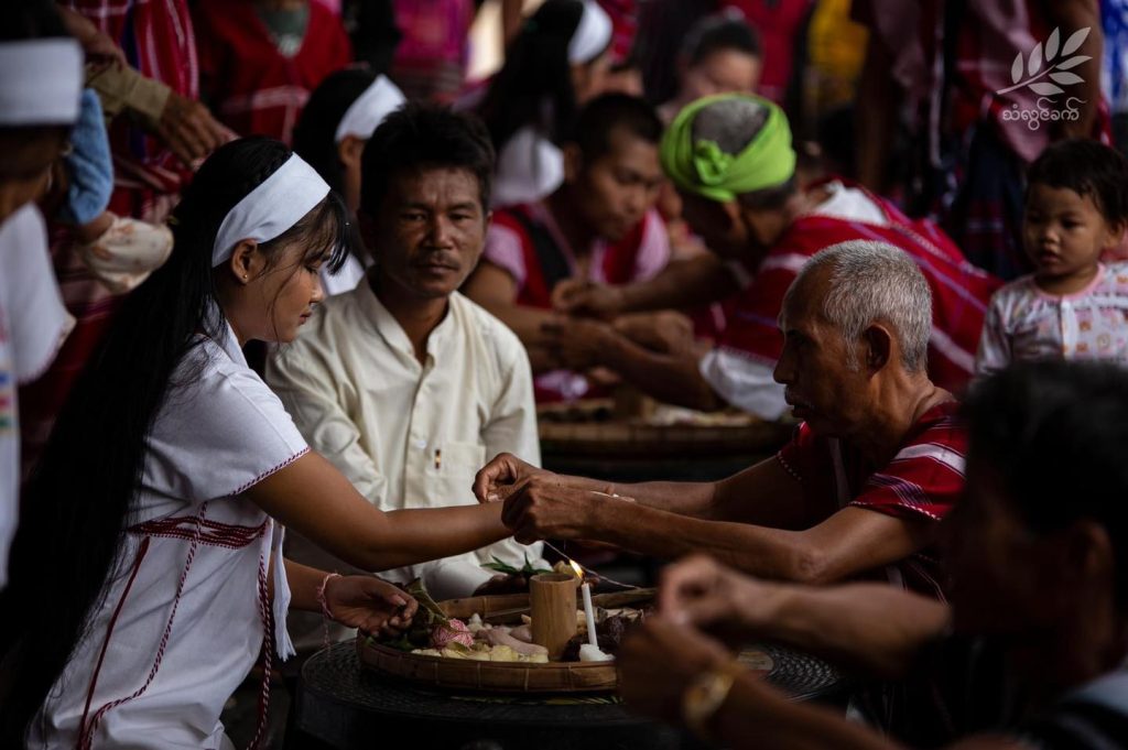 ၂၀၂၃ ခုနှစ်တွင် ပလောတပို့စစ်ရှောင်စခန်း၌ ကျင်းပခဲ့သောကရင်ရိုးရာလက်ချည်ပွဲအခမ်းအနား။ (ဓာတ်ပုံ - သံလွင်ခက်)