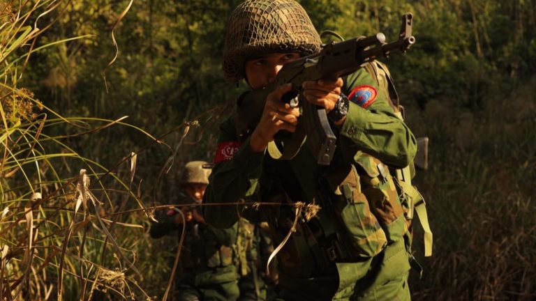 စစ်ကောင်စီကား ၂ စီးကို ရက္ခိုင့်တပ်တော် – AA မိုင်းဆွဲတိုက်ခိုက်