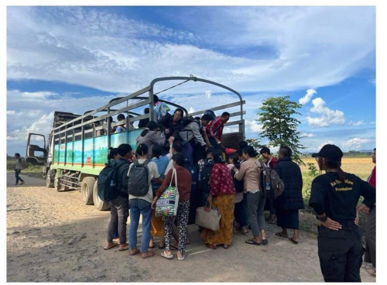 လွိုင်ကော်မှာ စစ်ရှောင်တွေကို စစ်ကောင်စီတပ်က လိုက်လံပစ်ခတ်နေ