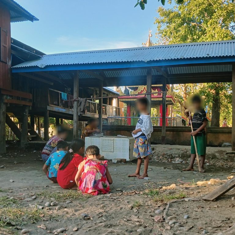 ရခိုင်ပြည်နယ်က စစ်ဘေးရှောင်များ စားနပ်ရိက္ခာပြတ်လပ်