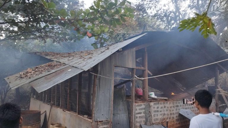 စေတီပုထိုးများရှိရာ လက်ခတ်တောင်ကို စစ်ကောင်စီကထပ်မံဗုံးကြဲ