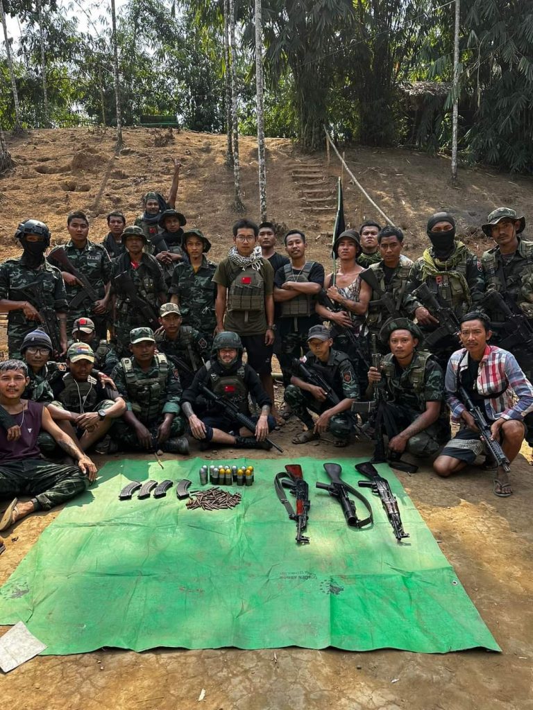 စစ်ကောင်စီဂိတ်မှူးနှင့်အဖွဲ့ကို ရေးဘီလူးတပ်ဖွဲ့ရှင်းလင်း