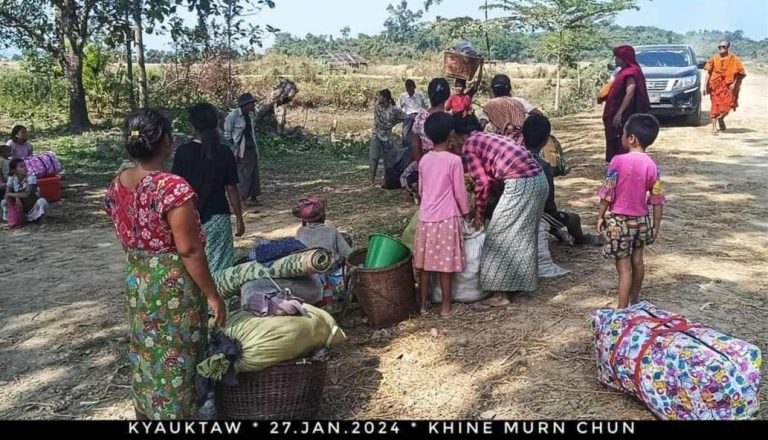 AA ထိန်းချုပ်ရာနေရာများတွင်ခိုလှုံရန် တိုက်တွန်းထားသော်လည်း ရခိုင်ပြည်သူများ နေရပ်ပြန်ရန်အခက်အခဲရှိ