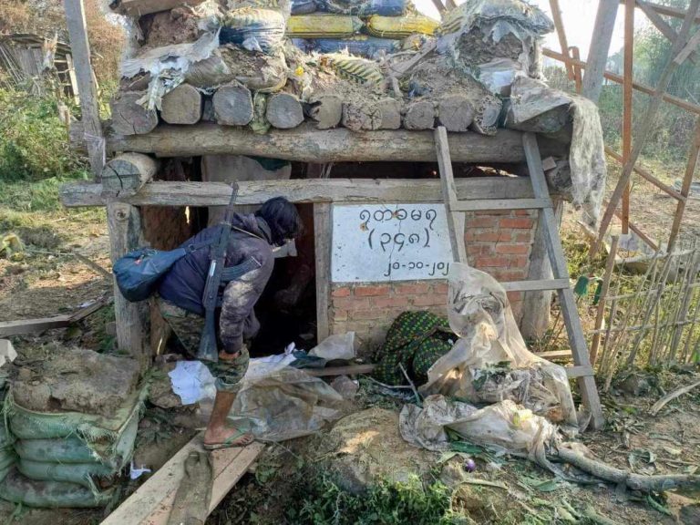 ကချင်ပြည်နယ်အတွင်း လက်လွှတ်ခဲ့ရသည့် တပ်စခန်းကို ပြန်လည်အခြေချနိုင်ရန် စစ်ကောင်စီကြိုးပမ်း