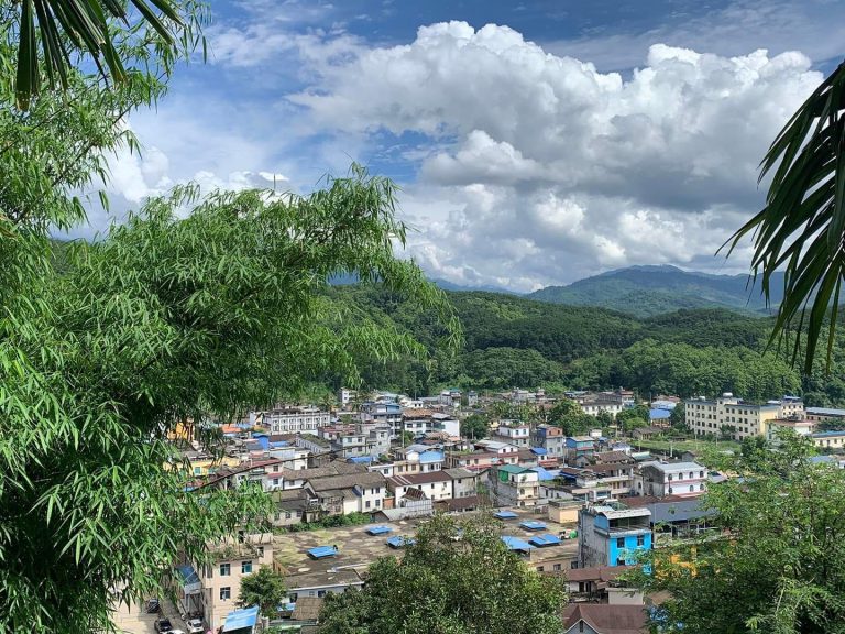 လိုင်ဇာမြို့သို့ လက်နက်ကြီးကျရောက်ပေါက်ကွဲခဲ့သည့်အတွက် အသက် ၁၀ နှစ်အရွယ် ကလေးငယ် ၁ ဦးအပါအဝင် ဒေသခံ ၃ ဦး သေဆုံး