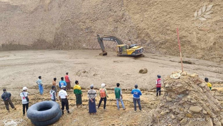 ဖားကန့်နွံကန်ပြိုကျမှု ပျောက်ဆုံးသူများရှိသော်လည်း ကယ်ဆယ်ရေးလုပ်ငန်းများရပ်ဆိုင်းလိုက်ရ