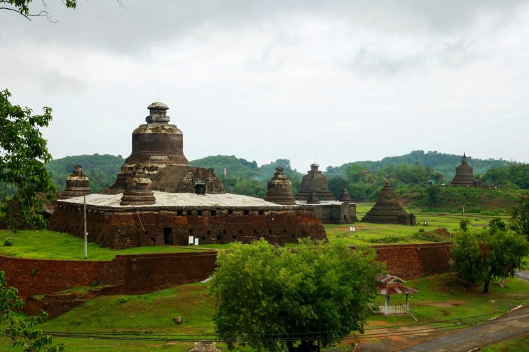 ရခိုင်ပြည်ရှေ့ဟောင်း မြောက်ဦးမြို့ကို စစ်ကောင်စီ ဆက်တိုက် ဗုံးကြဲတိုက်ခိုက်