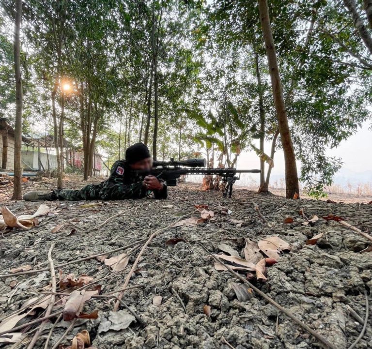 ထီးကပလယ်စခန်းက တပ်ဖွဲ့ဝင်များ လက်နက်ချရန် အချိန်ပေးထား