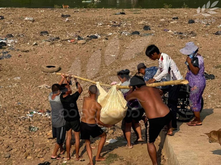 သက်ကြီးရွယ်အိုများ စစ်ဘေးရှောင်သည့် နေရာ လက်နက်ကြီးကျ၊ ထိုင်းဘက်ခြမ်း ကိုင်းတောထဲသို့ ထပ်မံတိမ်းရှောင်ရ