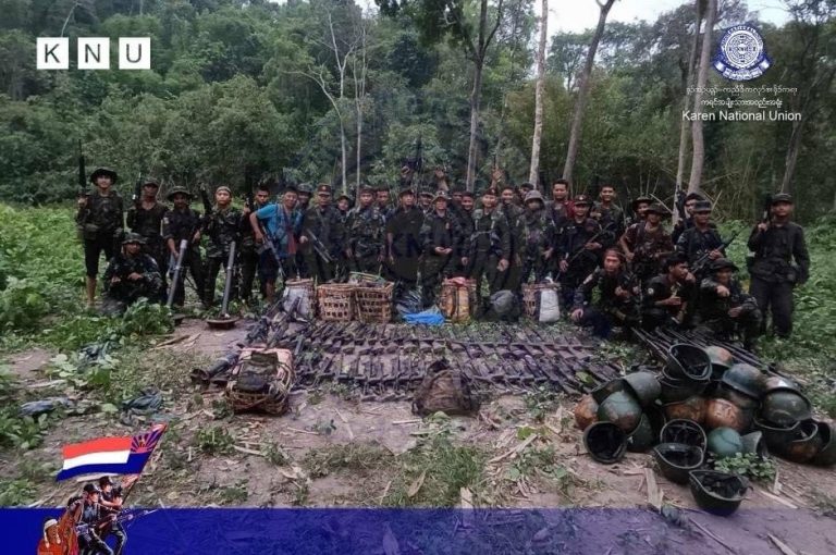 မြိတ်အခြေစိုက် ခလရ ၁၀၃ တပ်မှ တပ်ရင်းမှူးအပါအဝင် ၄၈ ဦး လက်နက်ချ