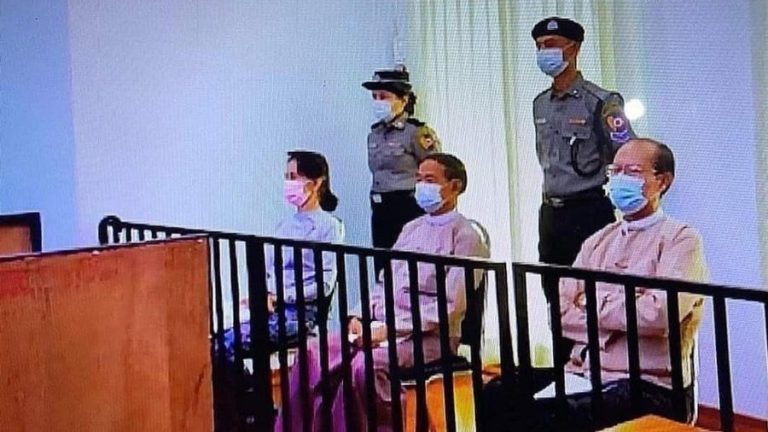 နိုင်ငံတော်အတိုင်ပင်ခံပုဂ္ဂိုလ်နှင့် သမ္မတတို့ကို အကျဉ်းထောင်မှ နေအိမ်အကျယ်ချုပ်သို့ ပြောင်းရွှေ့