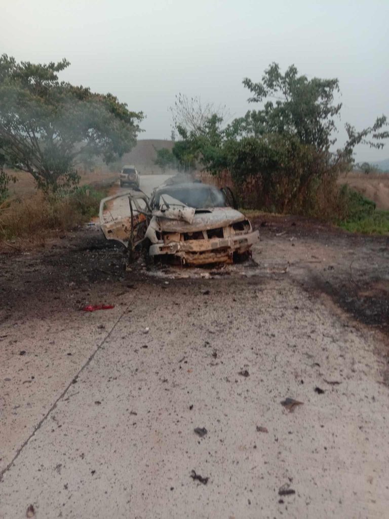 ဘက်တံဆိပ်ပြောင်းထားသည့် စစ်ကောင်စီတပ်ဖွဲ့ဝင်များ တိုက်ခိုက်ခံရ