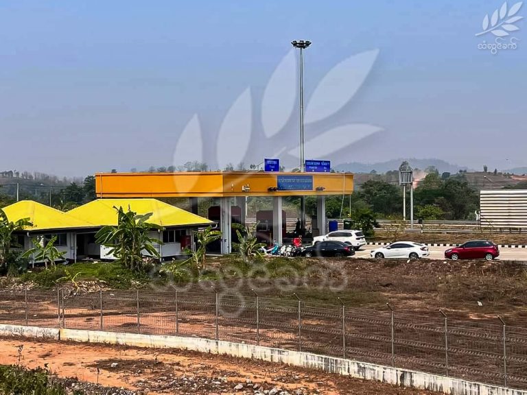 ထိုင်း-ကရင်နယ်စပ် အမှတ်( ၂ )တံတားတွင်ထိုင်းစစ်သားများ လုံခြုံရေးတင်းကြပ်