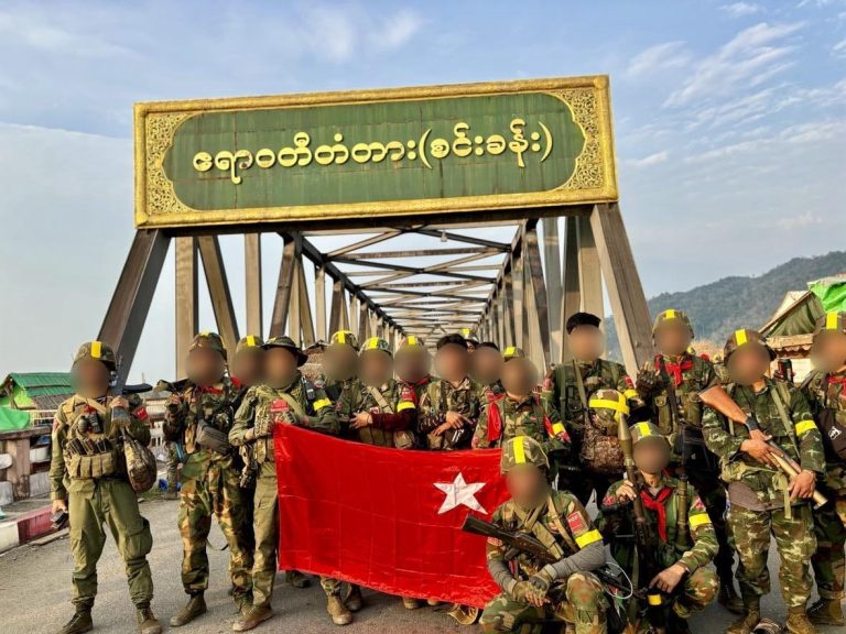 ဧရာဝတီမြစ်ကမ်းဘေးရှိ တပ်စခန်းနှစ်ခုအား KIA ပူးပေါင်းတပ်သိမ်းပိုက်