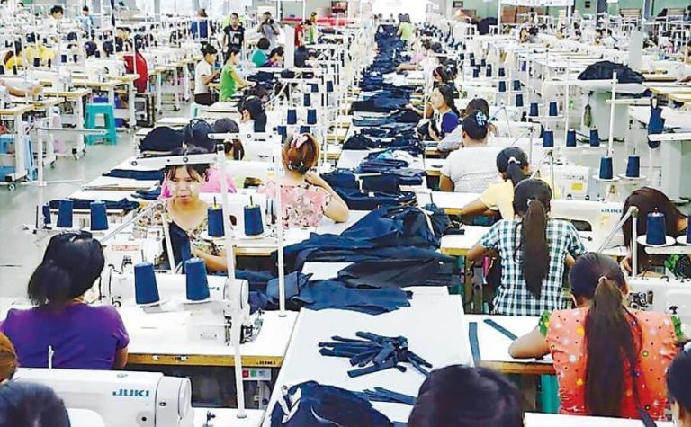 စက်ရုံအလုပ်သမားများ ဖိနှိပ်မှုများဖြင့် ပိုမိုရင်ဆိုင်နေရ