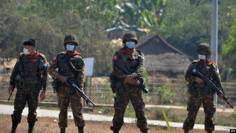 စစ်တွေ၊ ဗျိုင်းဖြူကျေးရွာက ကျေးရွာသားအားလုံးကို စစ်ကောင်စီတပ်ဖမ်းဆီး