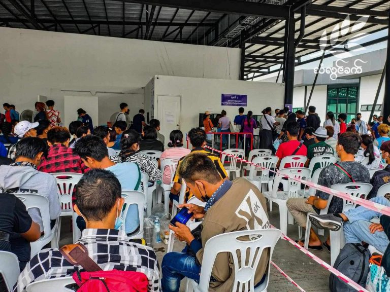 CI စာအုပ်ထုတ်ပေးရေး စင်တာများအား ပိတ်သိမ်းမည်ဟု ထိုင်းအစိုးရ ထုတ်ပြန်