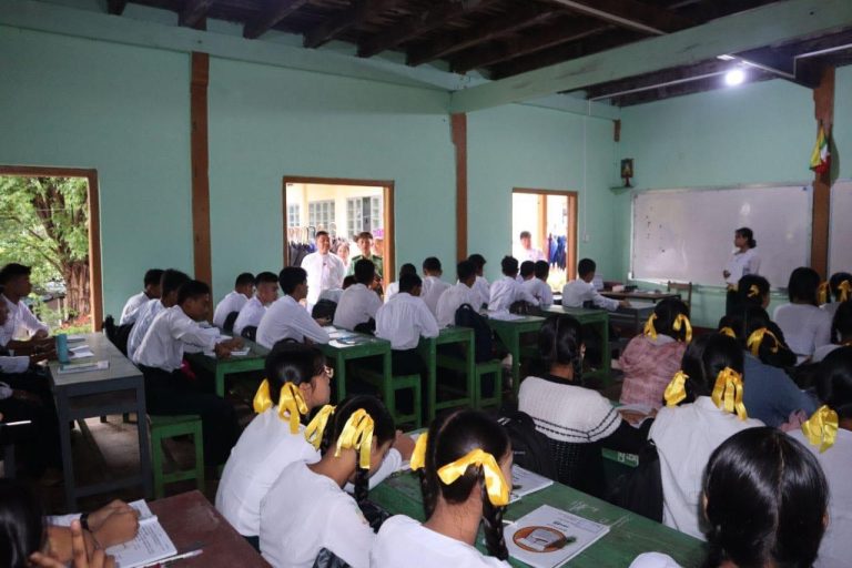 မွန်ပြည်နယ် တက္ကသိုလ်ဝင်တန်းစနစ်သစ် အောင်ချက် ၁၃ ရာခိုင်နှုန်းကျဆင်း