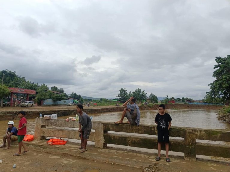 ဖားကန့်တွင် ရေဘေးသင့် ကယ်ဆယ်ရေးအကူအညီများလိုအပ်