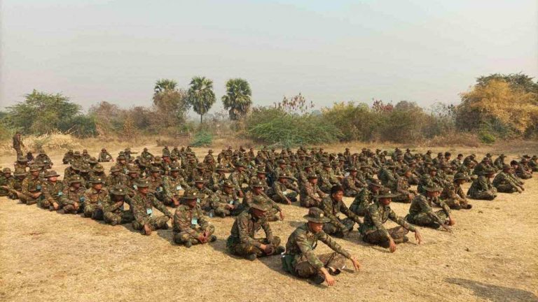 စစ်ကောင်စီက မိုးကုတ်အရှေ့ပိုင်း ဒေသခံများကို ထွက်ခိုင်းပြီး တပ်စွဲရန်ပြင်ဆင်နေ