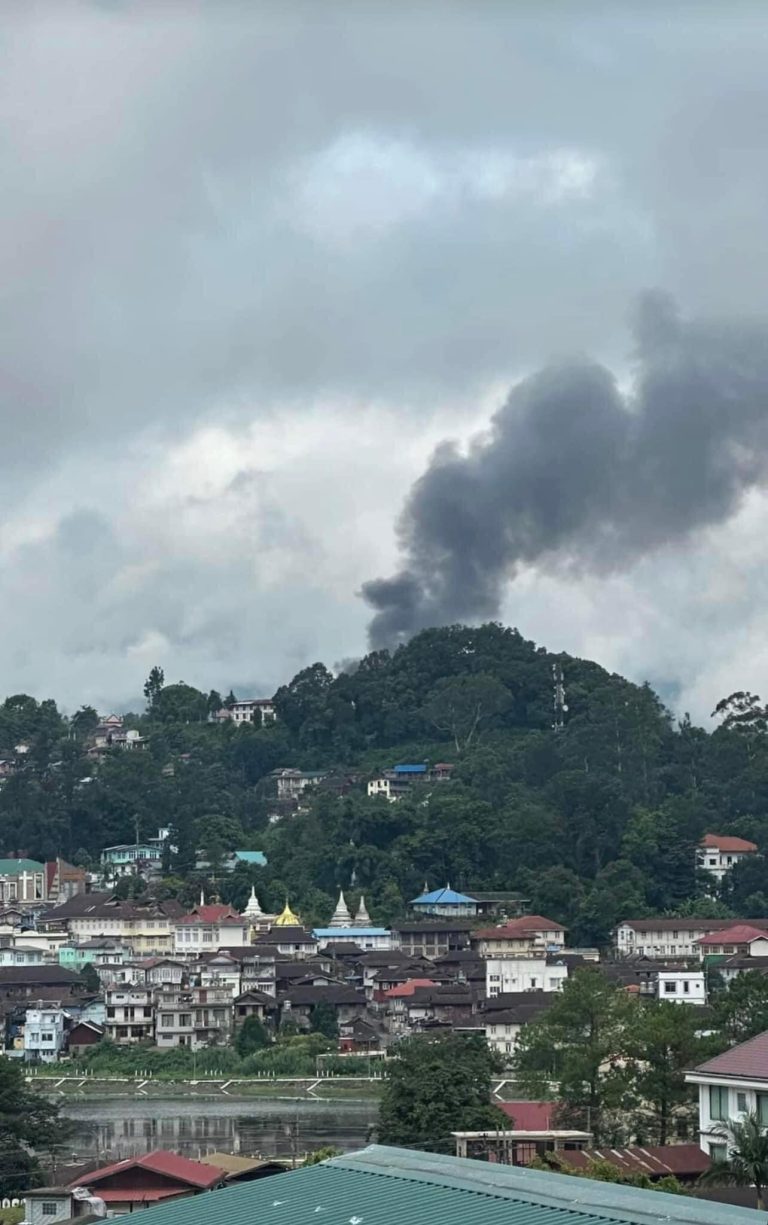 ရက် ၂၀ ကျော် ပိတ်မိနေသည့် မိုးကုတ်ဒေသခံများ စားဝတ်နေရေး အခက်ခဲဖြစ်နေ