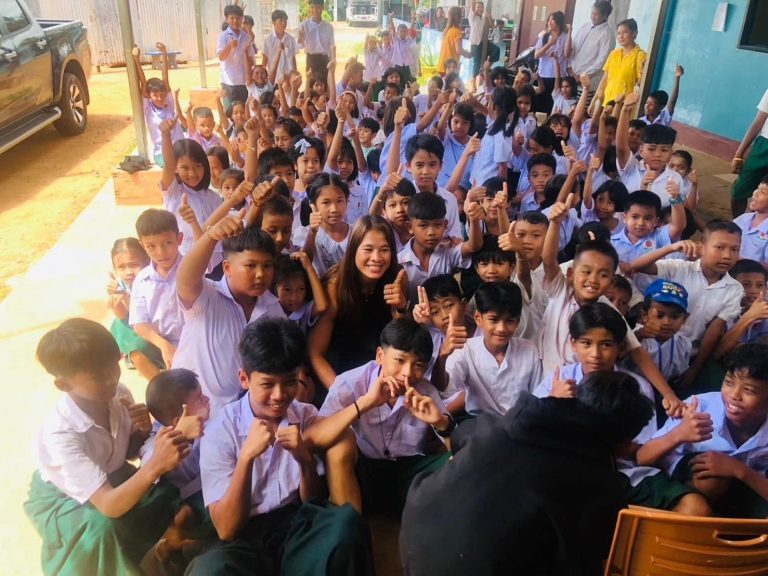 ရွှေ့ပြောင်းမြန်မာကလေးတွေဆီ မွေထိုင်းလက်ဝှေ့ပညာ မျှဝေခဲ့သည့် ဘရော်နီကာ