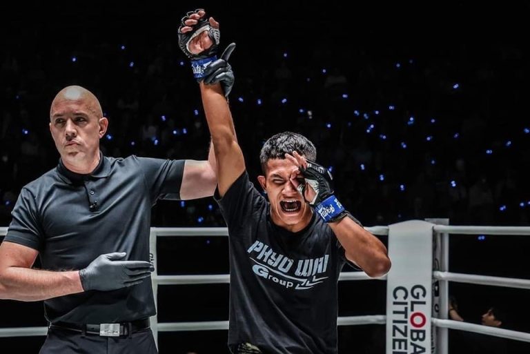 ရေဘေးပြည်သူတွေအတွက် လက်ဝှေ့ညီနောင်လည်း ချန်ပီယံခါးပတ်နဲ့ လက်အိတ် လေလံတင်ပြီး ပါဝင်မယ်