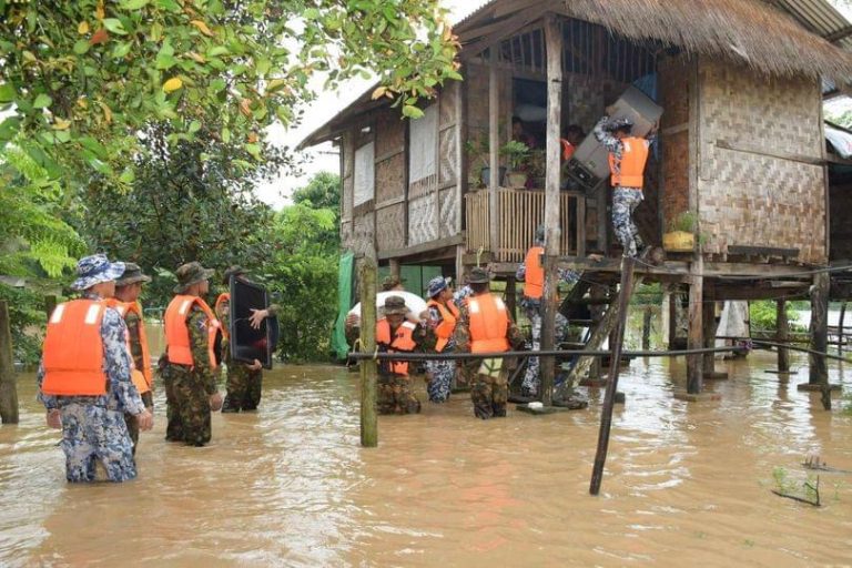 တောင်ငူရေဘေးသင့် အလှူငွေများကို စစ်ကောင်စီအဖွဲ့အစည်းများမှ သိမ်းယူနေ