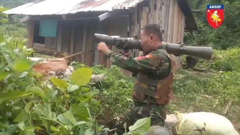 အောင်ဇေယျစစ်ဆင်ရေး စစ်ကြောင်းထံမှ 84 နောက်ပွင့်ရိုင်ဖယ်အပါ လက်နက်ခဲယမ်းများရရှိ