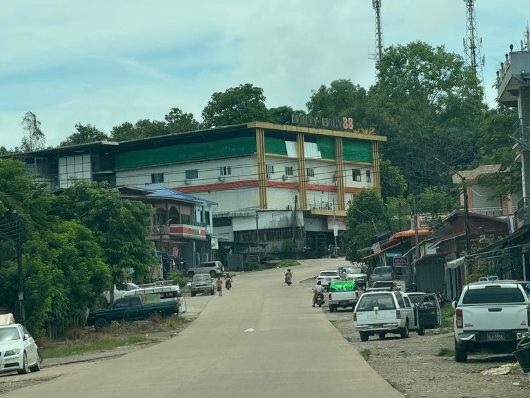 ဘုရားသုံးဆူမြို့တွင် တရုတ်လူမျိုးများစွာ စီးပွားရေးတိုးချဲ့လာ