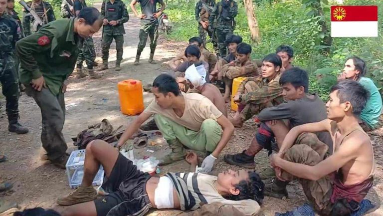 ဖာပွန်ခေါပုတ်စခန်းမှ ထွက်ပြေးသူများကို တော်လှန်ရေးတပ်များက ဖမ်းမိ