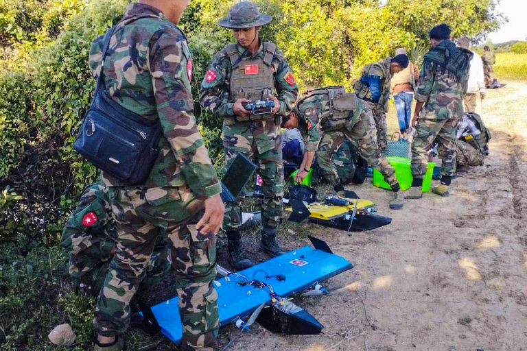ရေဦးမြို့ပေါ်ရှိ စစ်ကောင်စီတပ်စခန်း တိုက်ခိုက်ခံရ ရေဦး ပကဖ တပ်ဖွဲ့ဝင်များ
