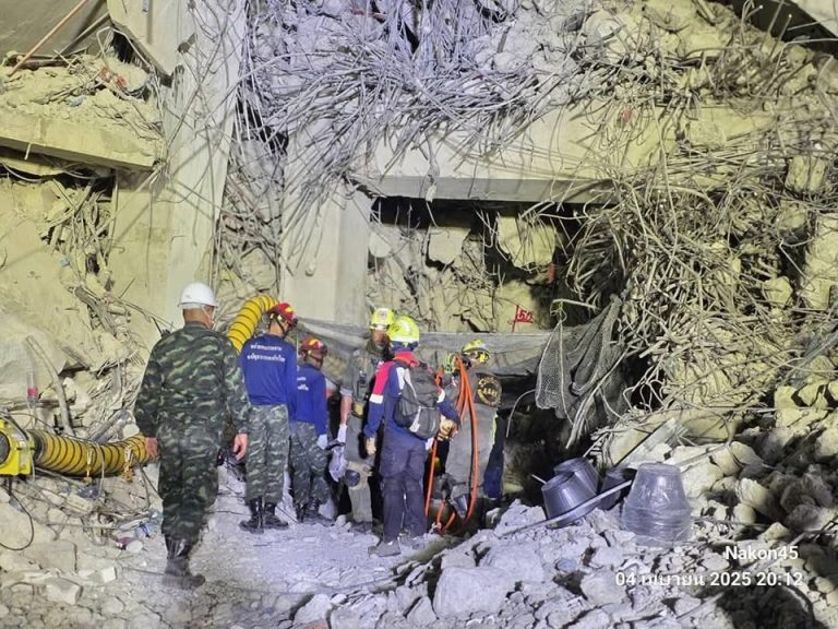 ဘန်ကောက် တိုက်ပြိုကျမှုကြောင့် နစ်နာသူလျော်ကြေးငွေ မြန်မာရွှေ့ပြောင်းများ ရရန်ခက်နေ