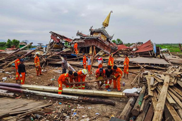 ကယ်ဆယ်ရေးလုပ်ဆောင်သူများအနေဖြင့် ခွင့်ပြုချက်ယူကာ လက်တွဲလုပ်ဆောင်ရမည်ဟု စည်ပင်ပြောဆို