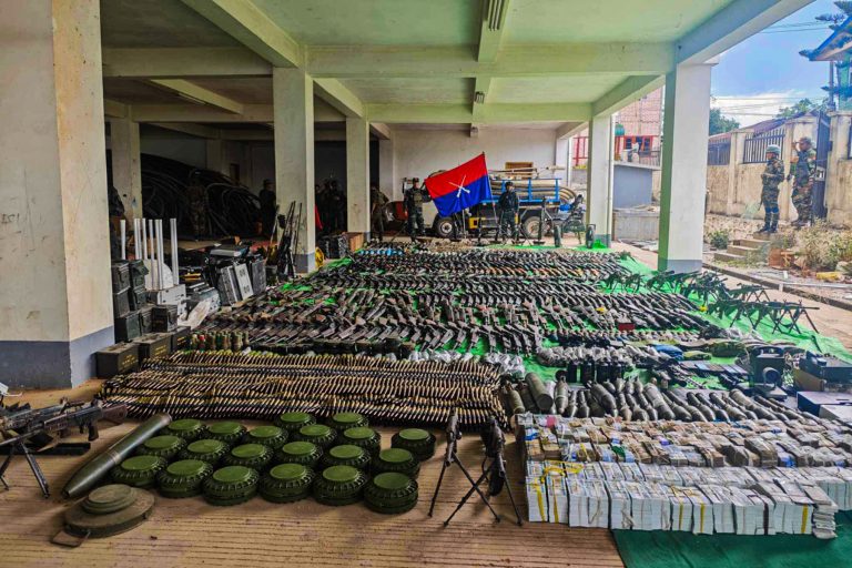 ချင်းအလံတွေလွင့်ပျံနေတဲ့ ဖလမ်းဒေသအောင်ပွဲ(သို့)အောက်ချင်းငှက်တို့ တောင်ပံခတ်သံ (ဓါတ်ပုံသတင်း)