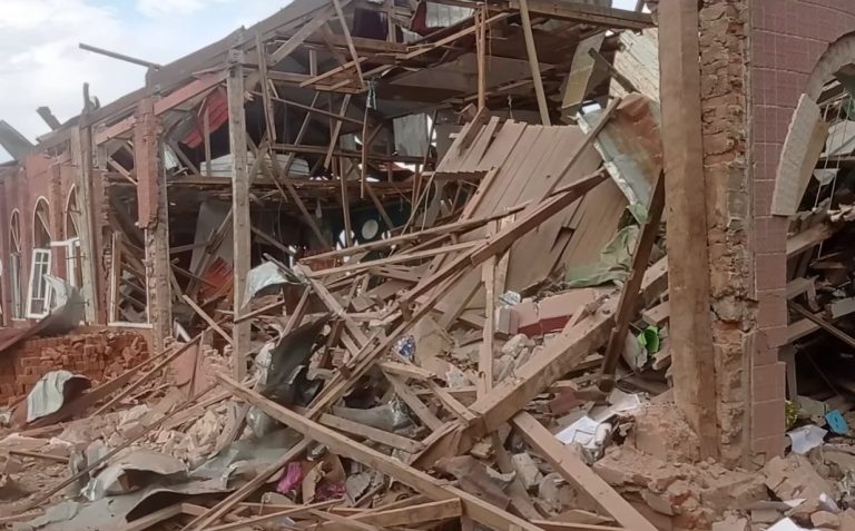 သင်္ကြန်အကြိုနေ့၊ ခရစ်ယာန်များဝတ်ပြုနေ့တွင် စစ်ကောင်စီ၏ လေယာဉ်ဖြင့် ဗုံးကြဲတိုက်ခိုက်မှုများ