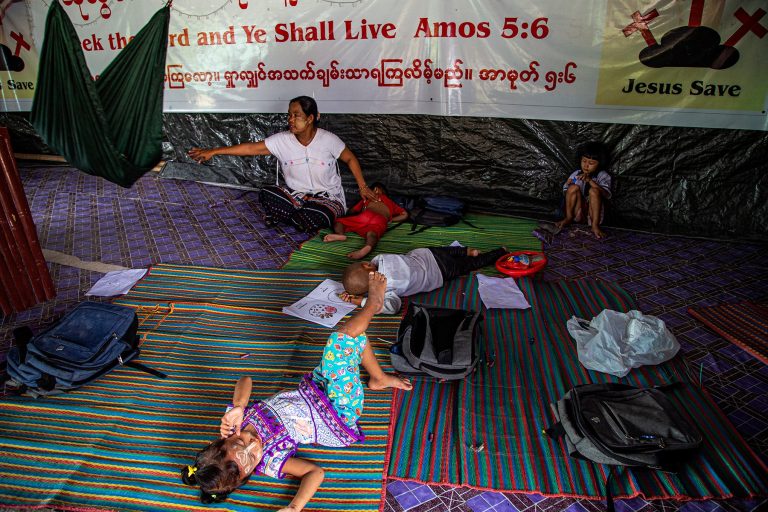 ဒေသတွင်း တိုက်ပွဲများကြောင့် လော့ခေါ်စစ်ရှောင်များအပါအဝင်ဒေသခံများ နေရာရွှေ့ပြောင်းရ