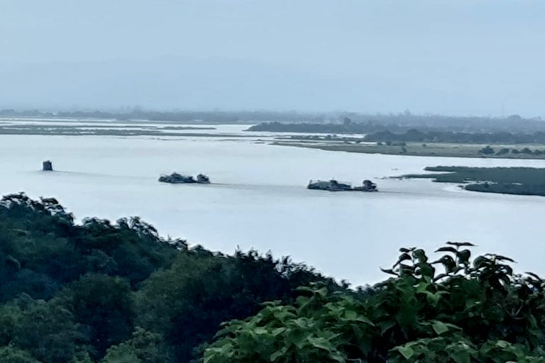 ကြည်းတပ်၊ ရေတပ်ပေါင်း၍ သပိတ်ကျင်းကို စစ်ကောင်စီ ထိုးစစ်ဆင်